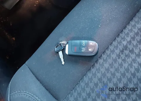 2017 Dodge Challenger Sxt z USA, uszkodzony, nr VIN 2C3CDZAG8HH554657